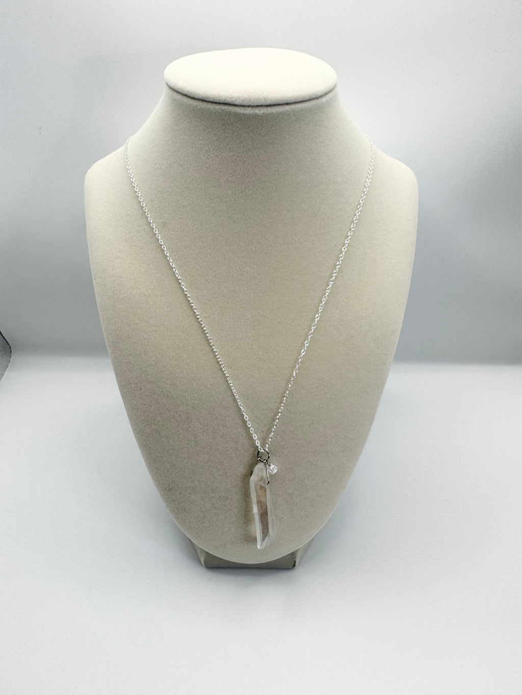 handmade quartz silver necklace